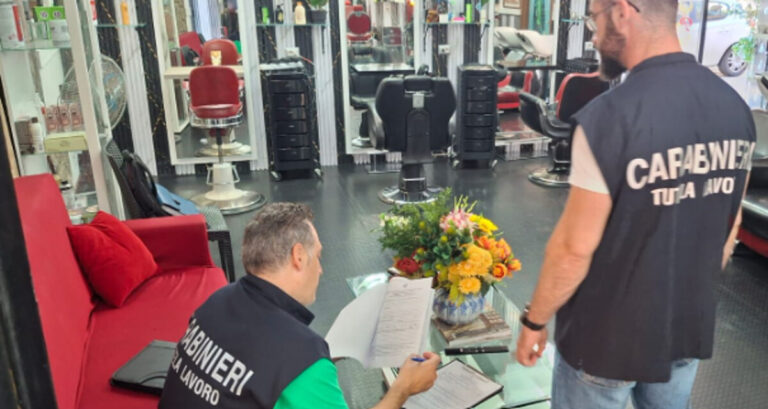 I controlli dei carabinieri nei barber shop-2