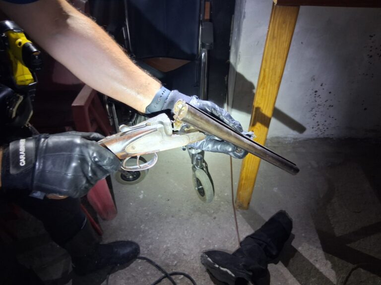 NRM - L'arma sequestrata dai Carabinieri (1)