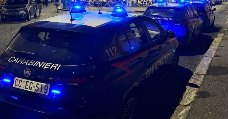 PIAZZA DANTE - Controlli dei Carabinieri in zona San Lorenzo (1)