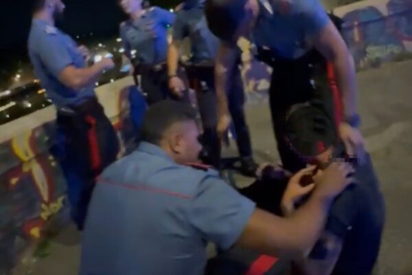 PROVINCIALE I Carabinieri intervenuti sul Ponte Garibaldi 2