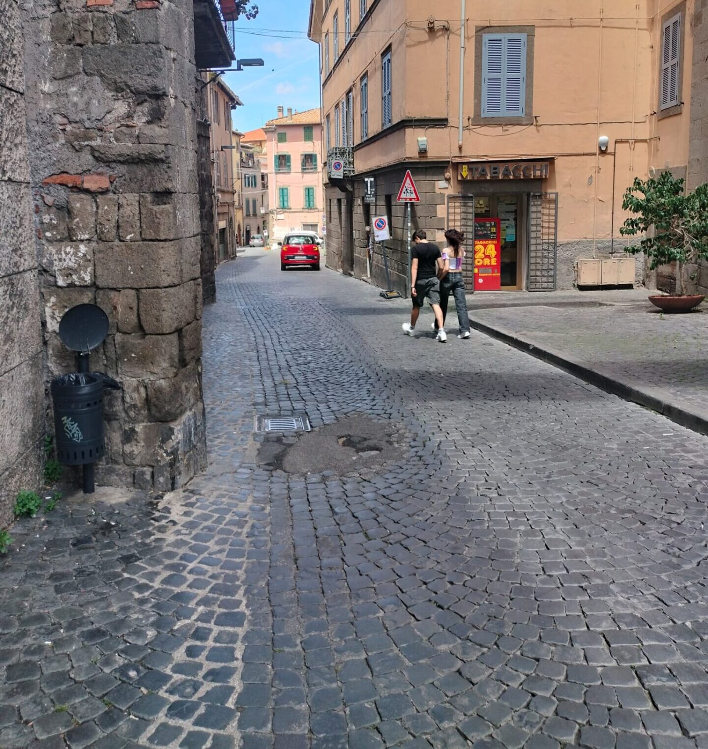 Viterbo - Passaggio Tuscia Pride: parcheggi interdetti da questa mattina, caos in centro 3 WhatsApp Image 2026 06 06 at 13.27.47 scaled e1780750605893