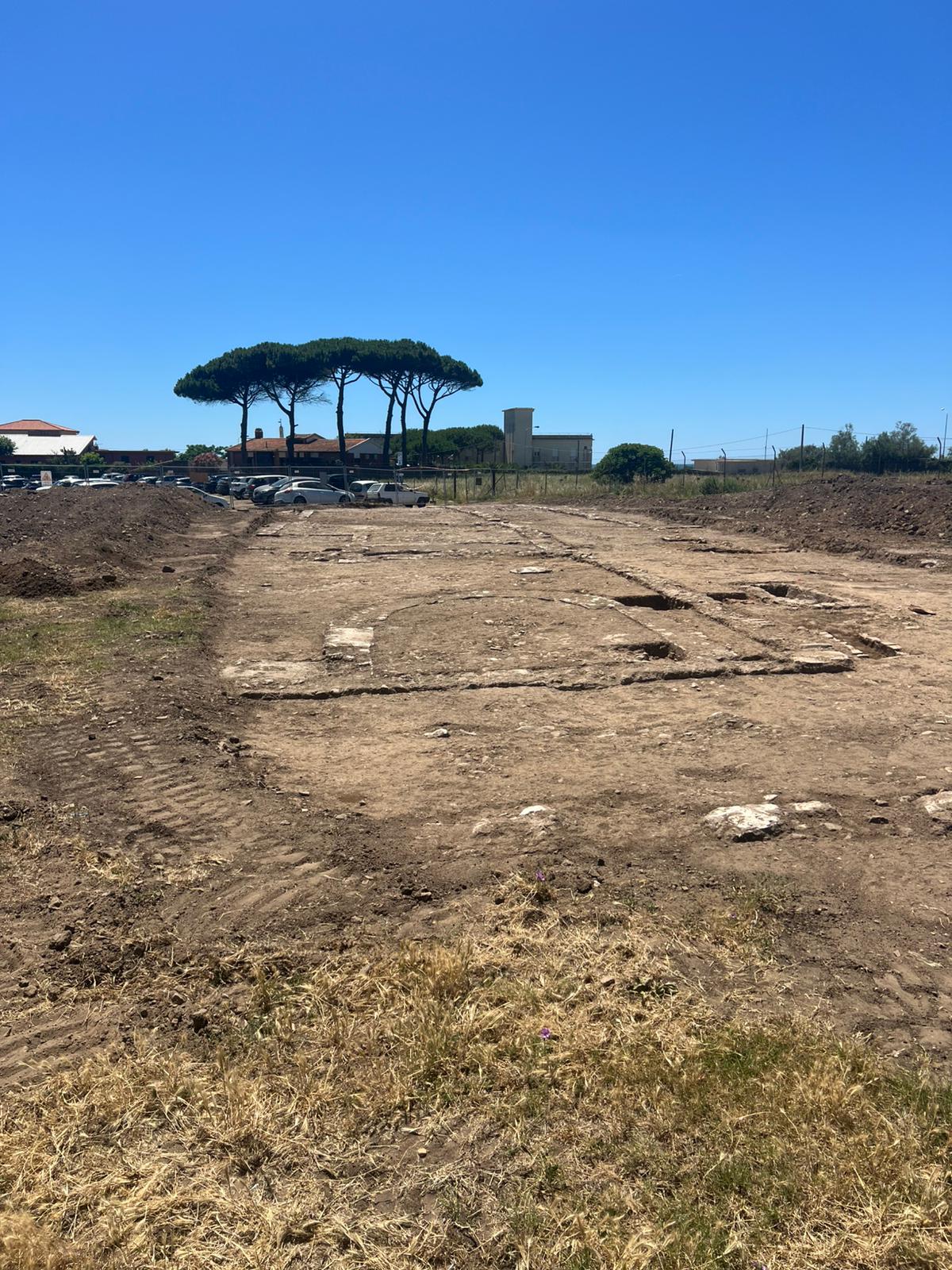 Tarquinia Lido - Alle Saline affiorano resti di strutture e sepolture romane, potrebbero essere collegate all'antico porto (FOTO) 6 WhatsApp Image 2026 06 13 at 14.37.35