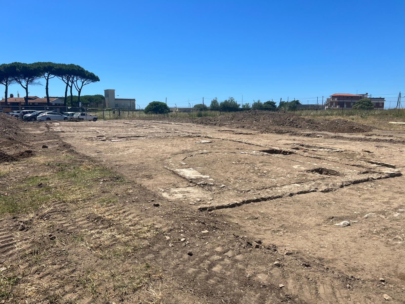 Tarquinia Lido - Alle Saline affiorano resti di strutture e sepolture romane, potrebbero essere collegate all'antico porto (FOTO) 4 WhatsApp Image 2026 06 13 at 14.37.37