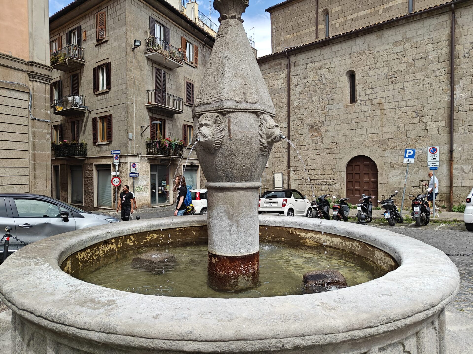 piazza dante 1