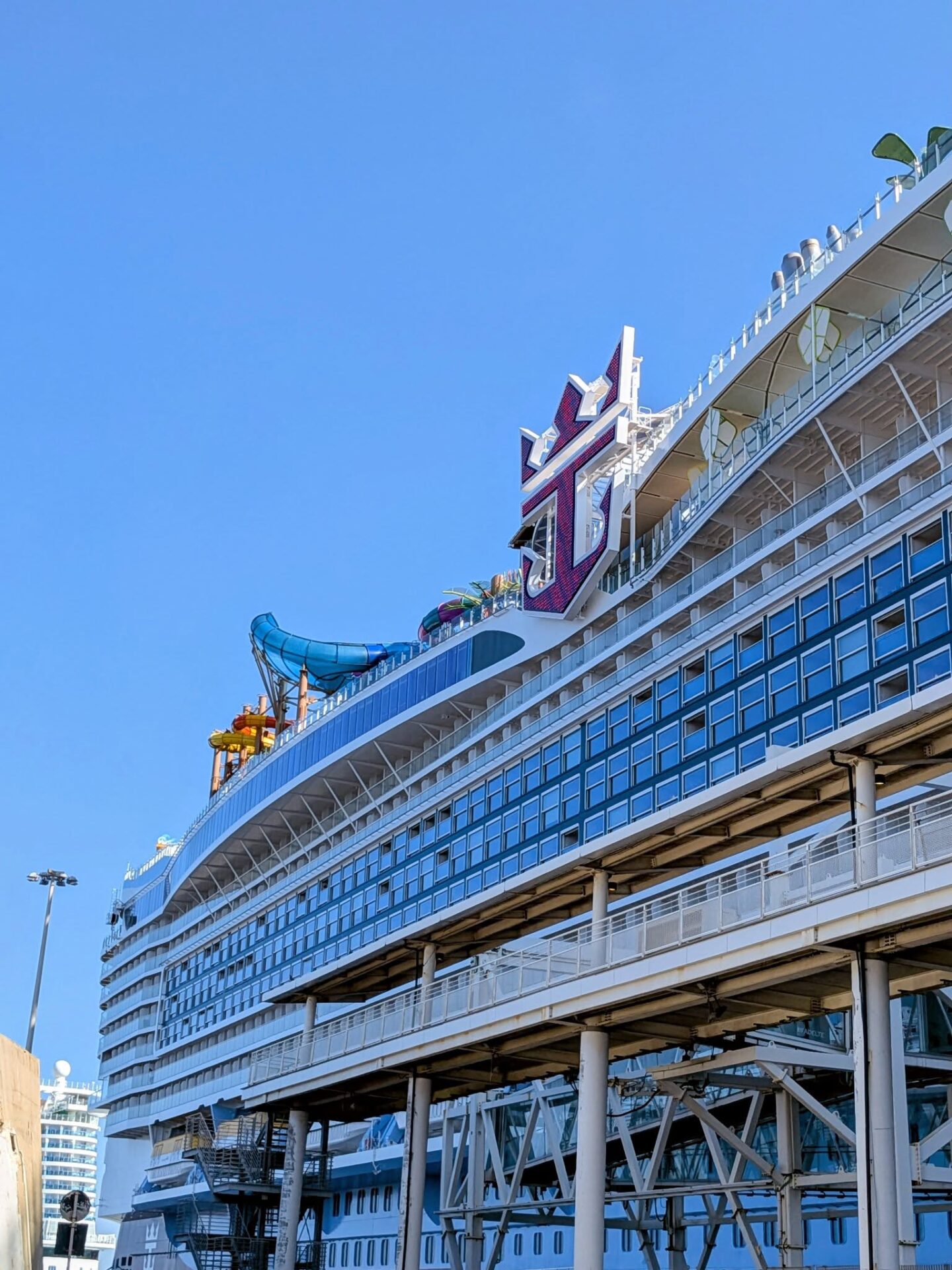 Civitavecchia - Arriva la "Legend of the Seas": oltre 9.000 crocieristi in 48 ore (FOTO) 5 738493590 122181656060780249 2574638251256857230 n