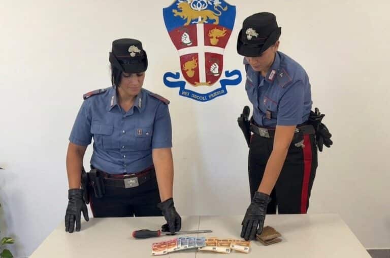 BRACCIANO - Il materiale sequestrato dai Carabinieri