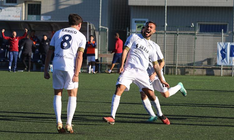 Viterbese-Vigor Campagnano, il mercato gialloblù entra nel vivo: Bussone in panchina, Calì per l'attacco 1 Cali esulta