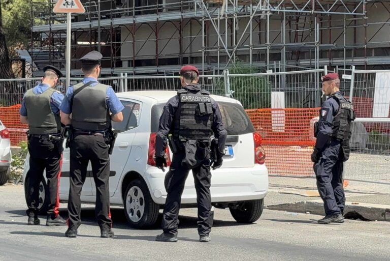 FRASCATI - Controlli dei Carabinieri a Tor Bella Monaca (1)