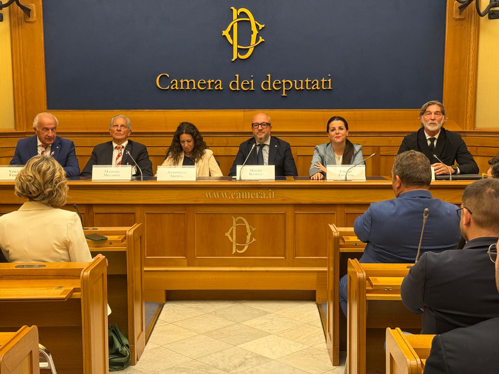 conferenza stampa camera santa rosa