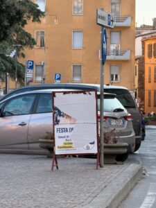manifesti vandalizzati 3