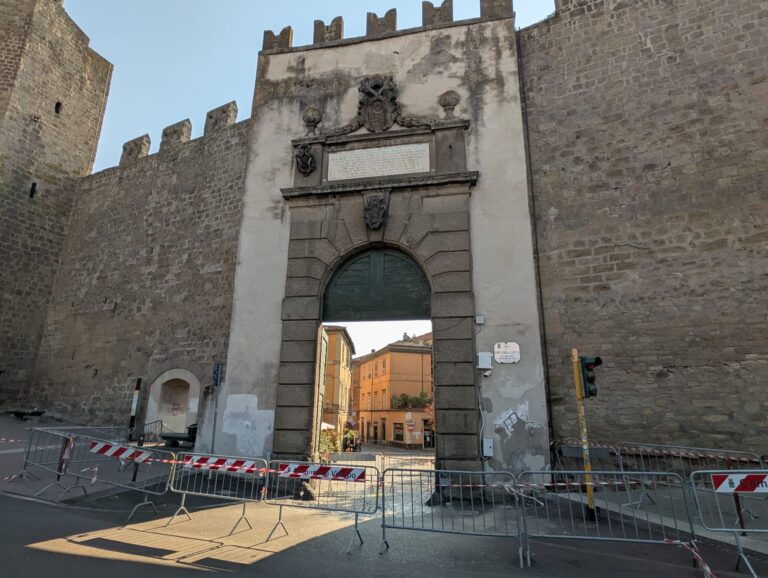 porta della verità crollo