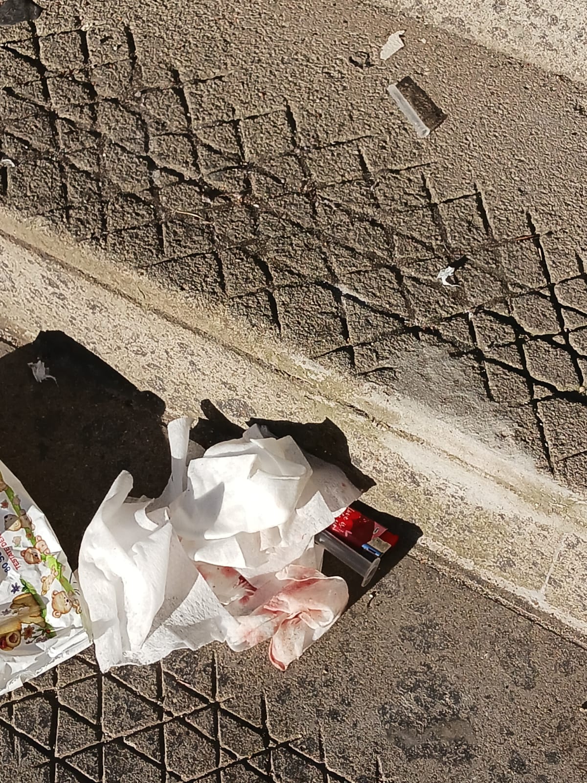 Viterbo - San Faustino piazza di spaccio, asilo ONMI angolo del "buco" 3 siringhe asilo2