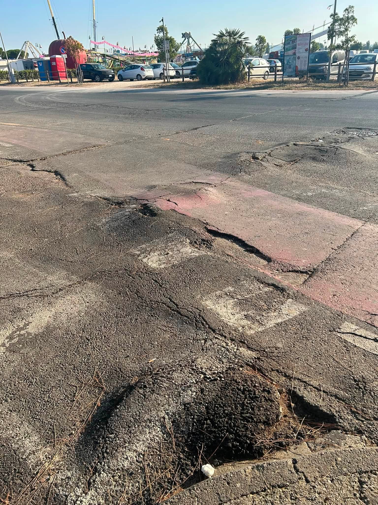 A Tarquinia Lido un Ferragosto tra immondizia, pista ciclabile "da motocross" e proteste: "Il sindaco pensa solo a fare cassa" (FOTO) 2 768555399 2259164464843765 2736485346321379318 n