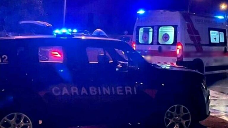 Ambulanza notte carabinieri
