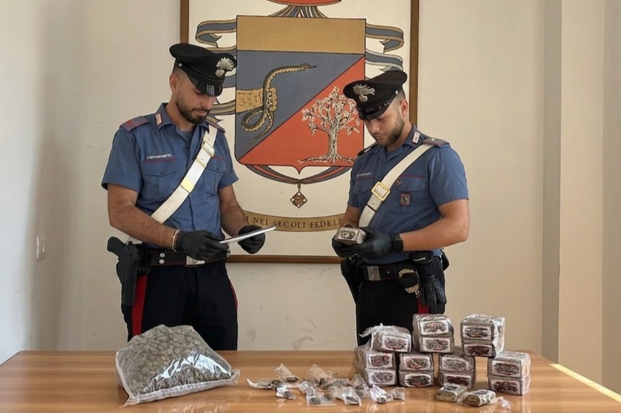 CIVITAVECCHIA - La droga sequestrata dai Carabinieri a Ladispoli