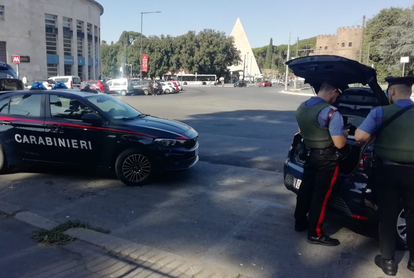 EUR - Carabinieri in zona Ostiense