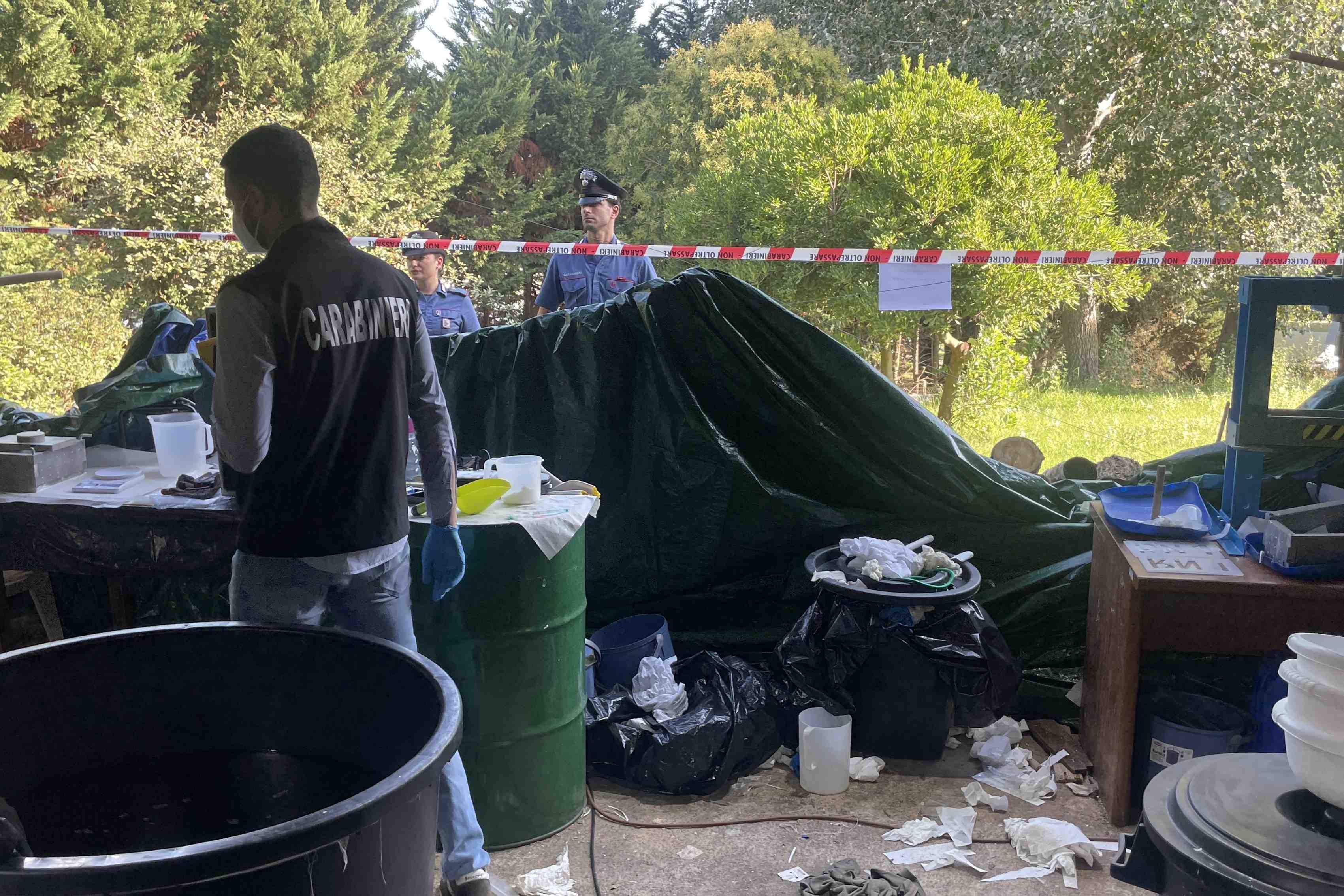 NINV FRASCATI La raffineria della droga scoperta dai Carabinieri 2