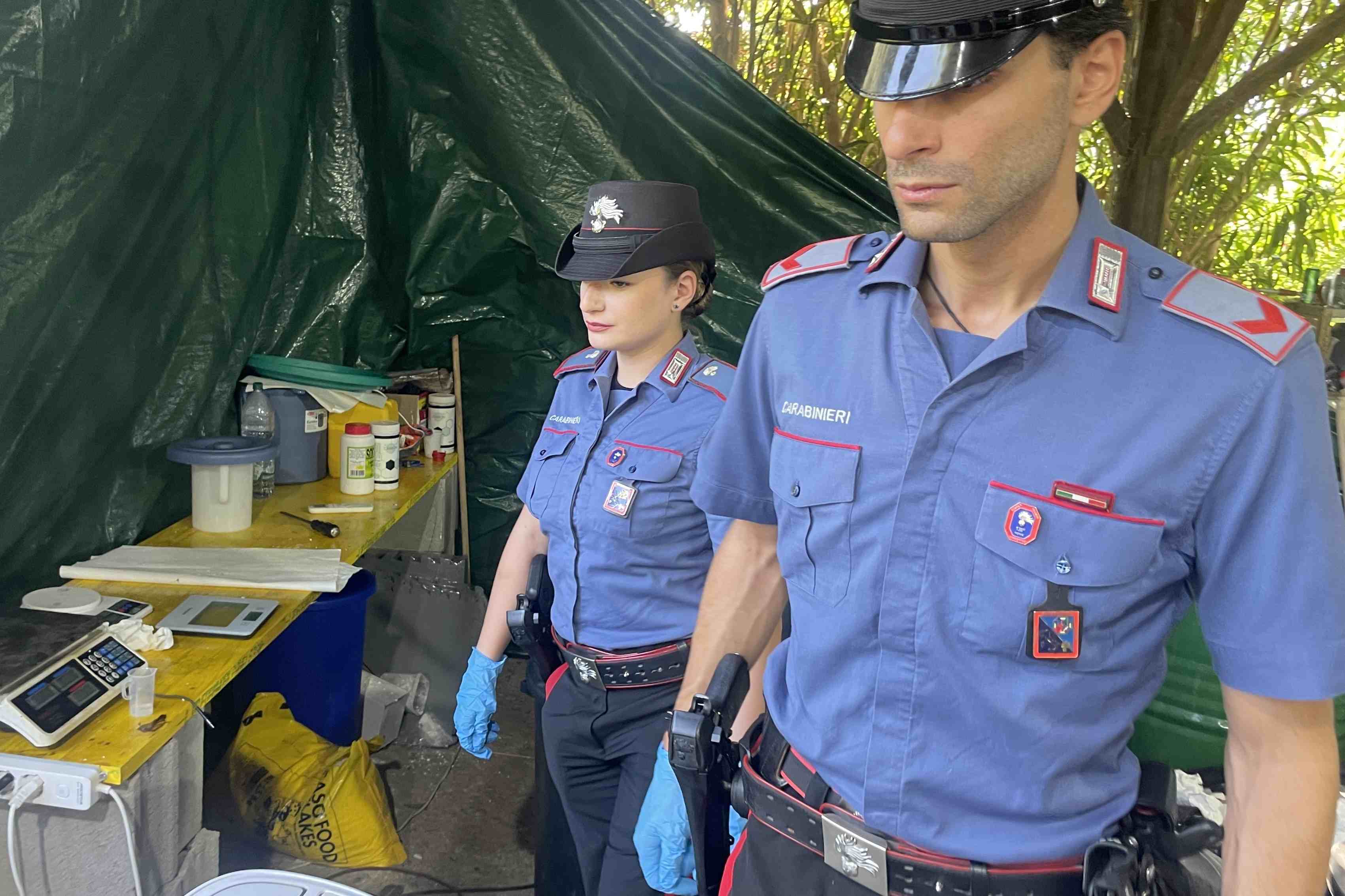 Latina - Carabinieri scoprono raffineria di cocaina nelle campagne, cinque arresti 3 NINV FRASCATI La raffineria della droga scoperta dai Carabinieri 3
