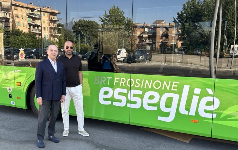Il sindaco Mastrangeli e il vice Scaccia accanto al Brt