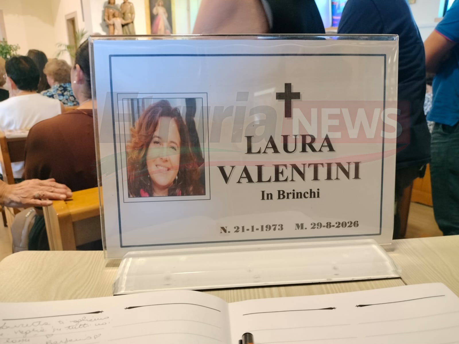 L'ultimo saluto a Laura Valentini: la Sacra Famiglia gremita per la professoressa morta a Montalto 3 WhatsApp Image 2026 08 31 at 15.05.05 2 1