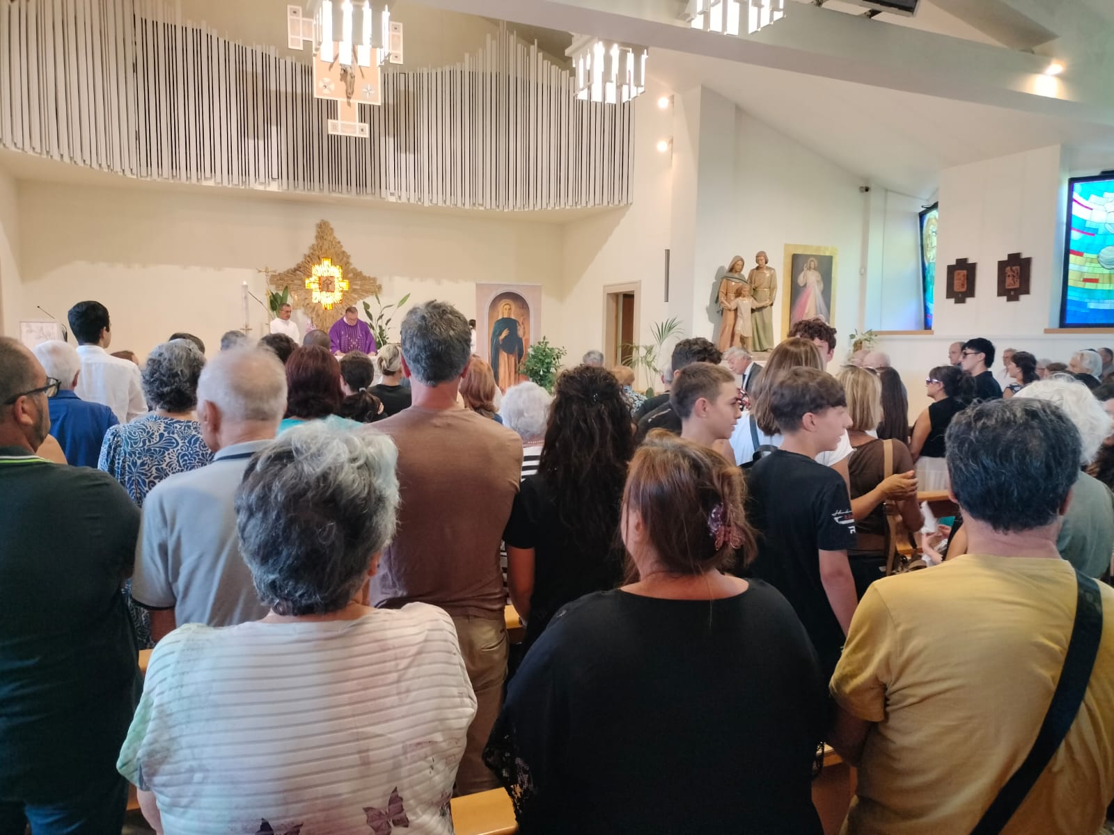 Decine di persone nella Chiesa del Sacro Cuore di Viterbo hanno salutato per l'ultima volta Laura Valentini