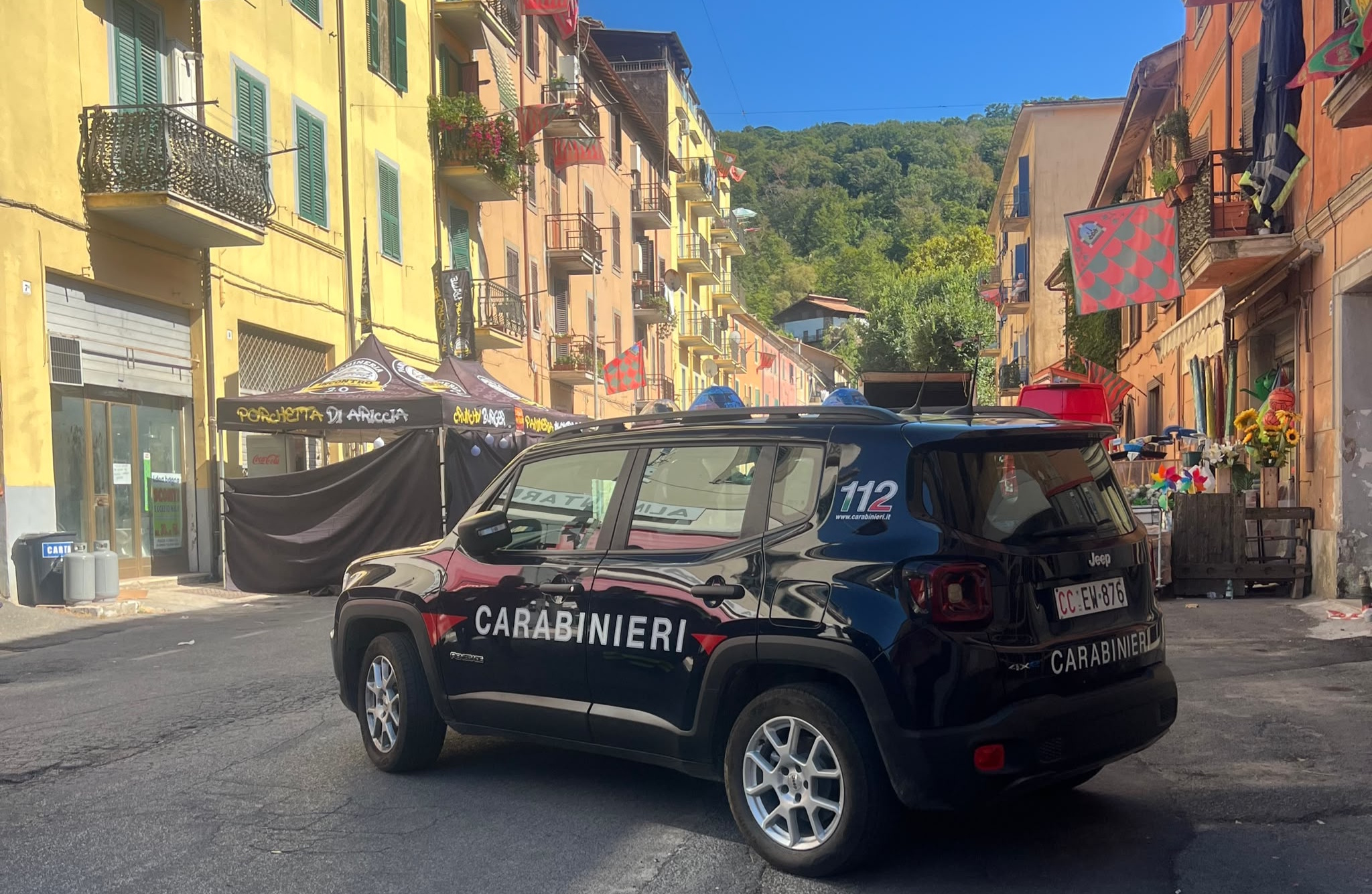 carabinieri allumiere morti bancarelle