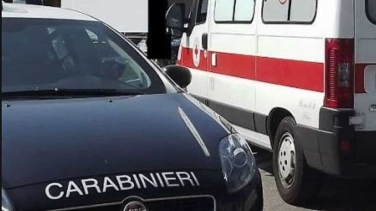 Carabinieri e ambulanza