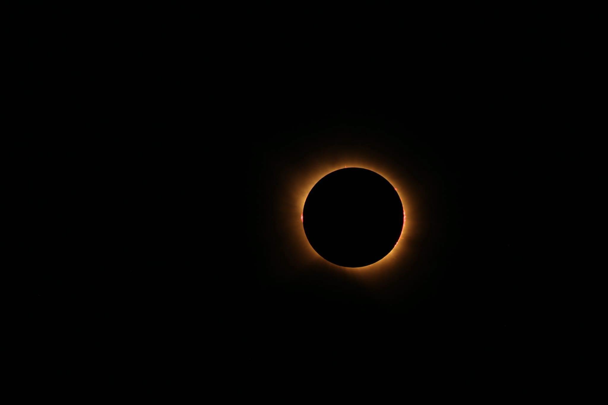eclissi totale 4