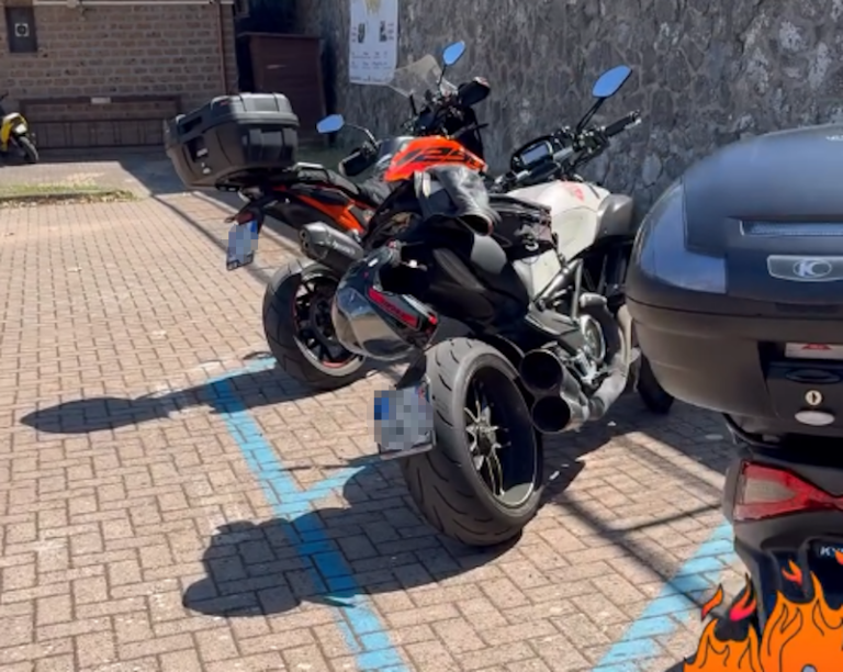 parcheggio moto a pagamento