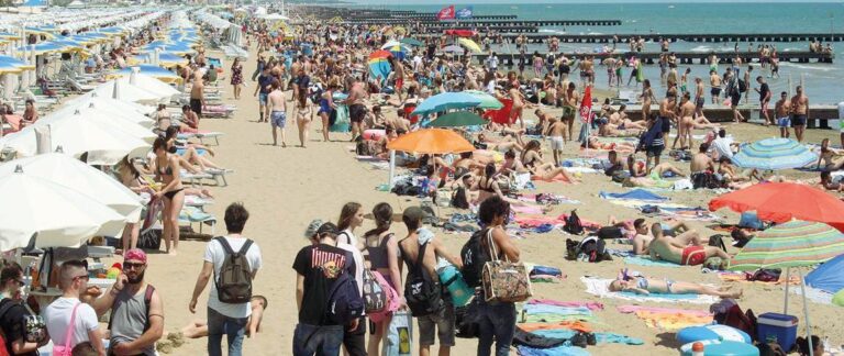 spiaggia-tutto-esaurito