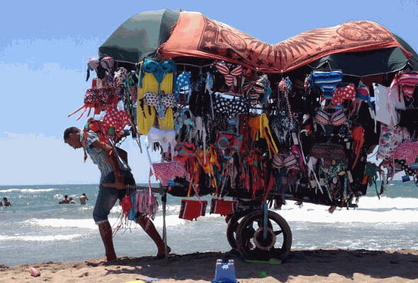 venditori ambulanti spiaggia