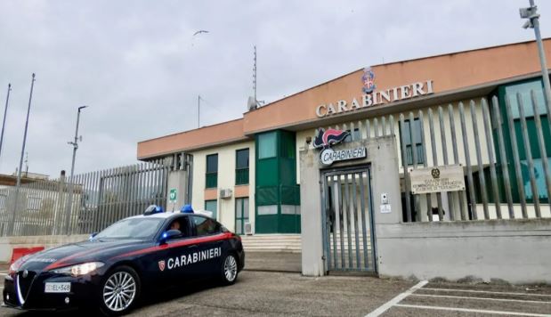 fondi-carabinieri-caserma.jpg