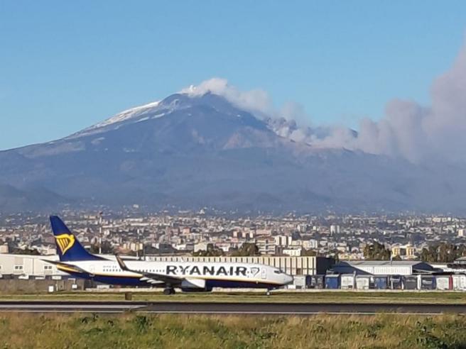 aeroporto-catania-eruzione-etna
