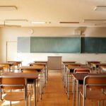 aule-scuola-banchi-vuoti.jpg