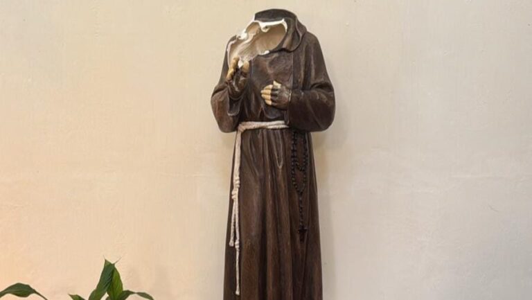 statua-decapitata-frosinone.jpg