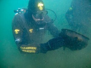 Valentano, riemerge dai fondali del Lago di Mezzano una spada intatta dell'Età del Bronzo (FOTO) 6 valentano parco archeologico 5
