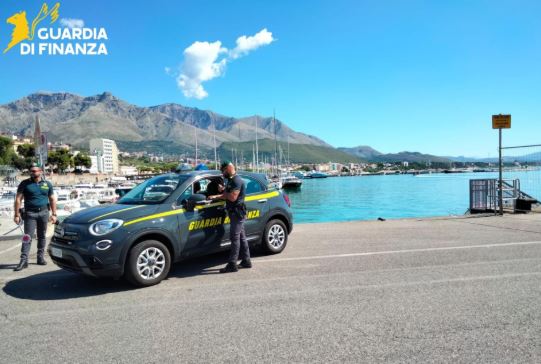 latina-formia-guardia-di-finanza.jpg