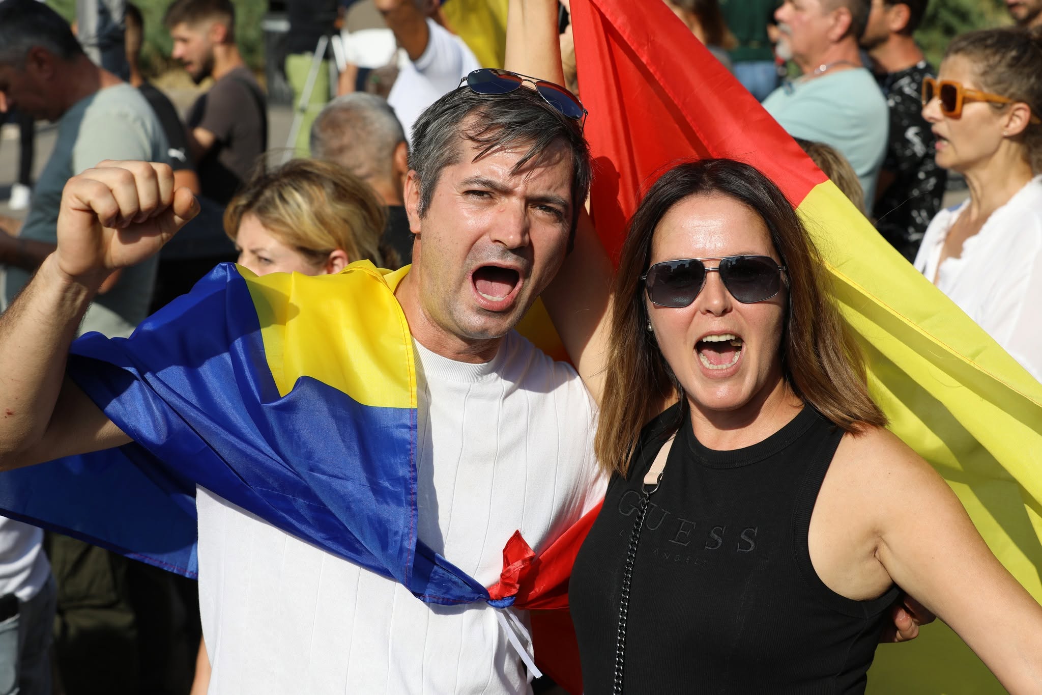 Roma, la diaspora romena in piazza per Călin Georgescu: "È solo l'inizio" 12 825286663 1123703830217403 3758397553134043970 n