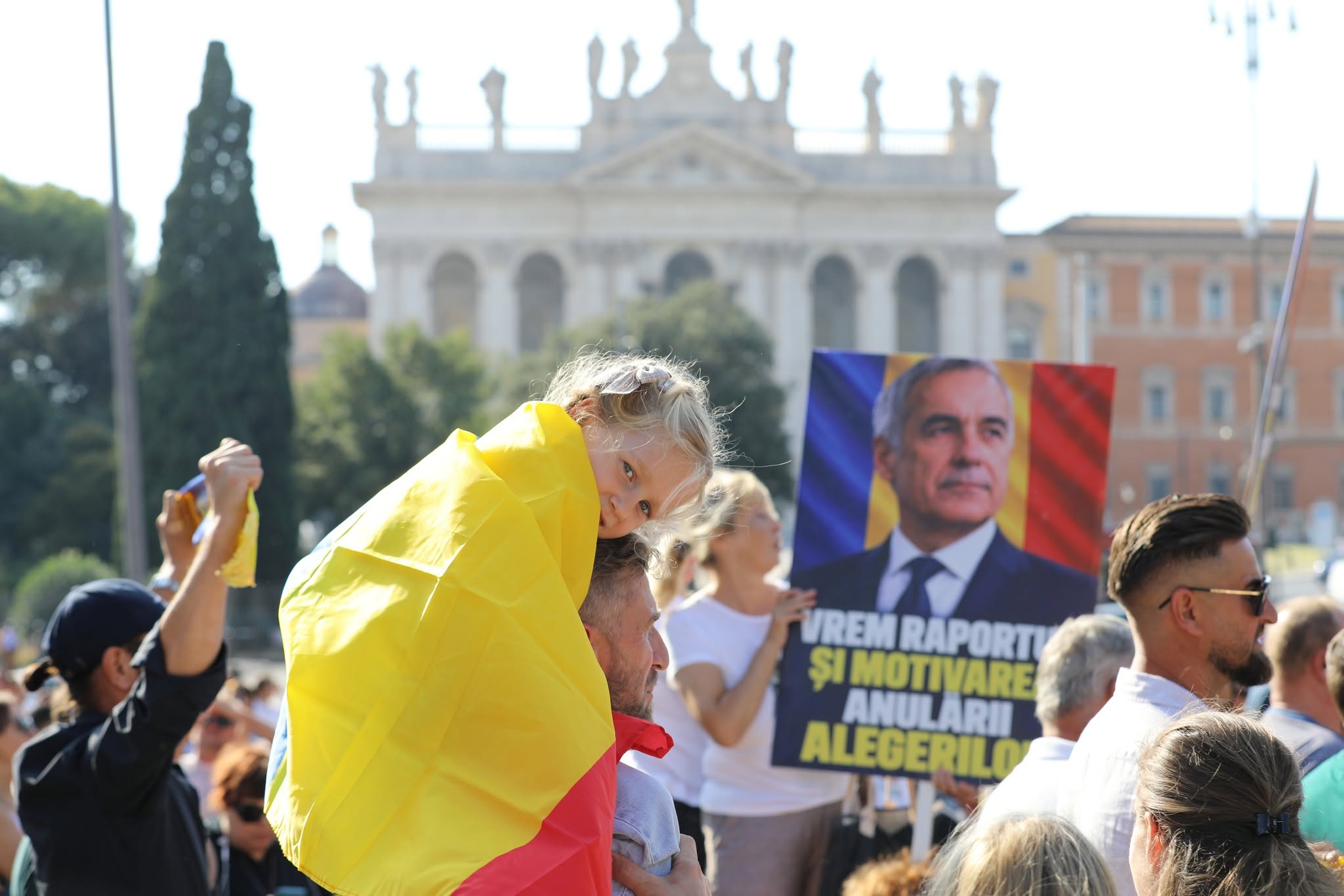 Roma, la diaspora romena in piazza per Călin Georgescu: "È solo l'inizio" 2 830617054 1123680460219740 4372834181545138200 n