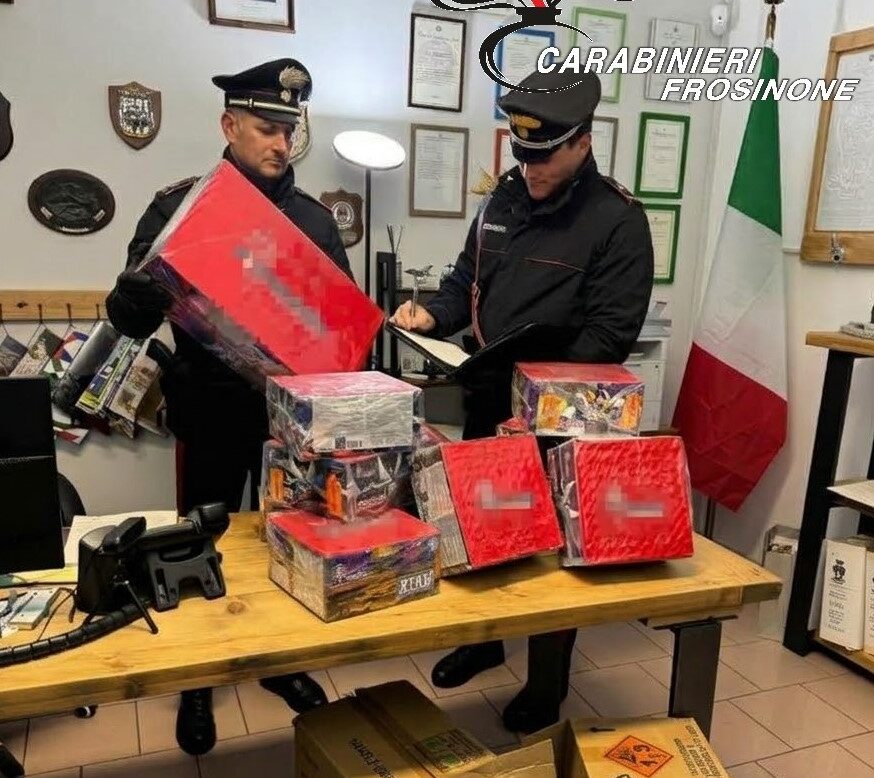 ceprano-carabinieri-fuochi-pirotecnici.jpg