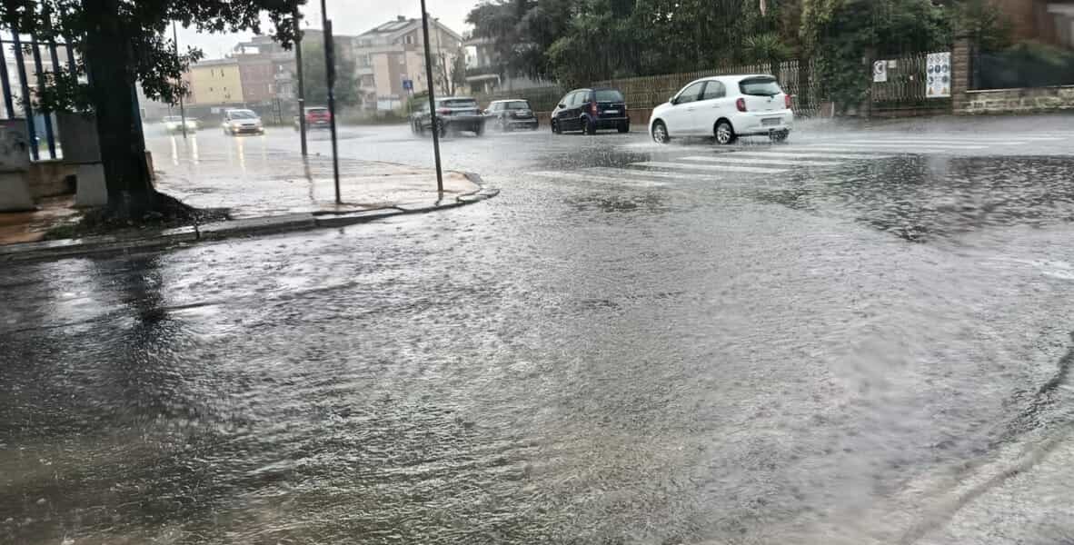 Maltempo-latina-strade-allagate.jpg