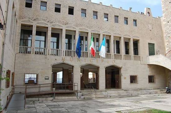 terracina-palazzo-comunale.jpg