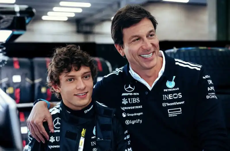 kimi antonelli toto wolff 2259522 800 q50