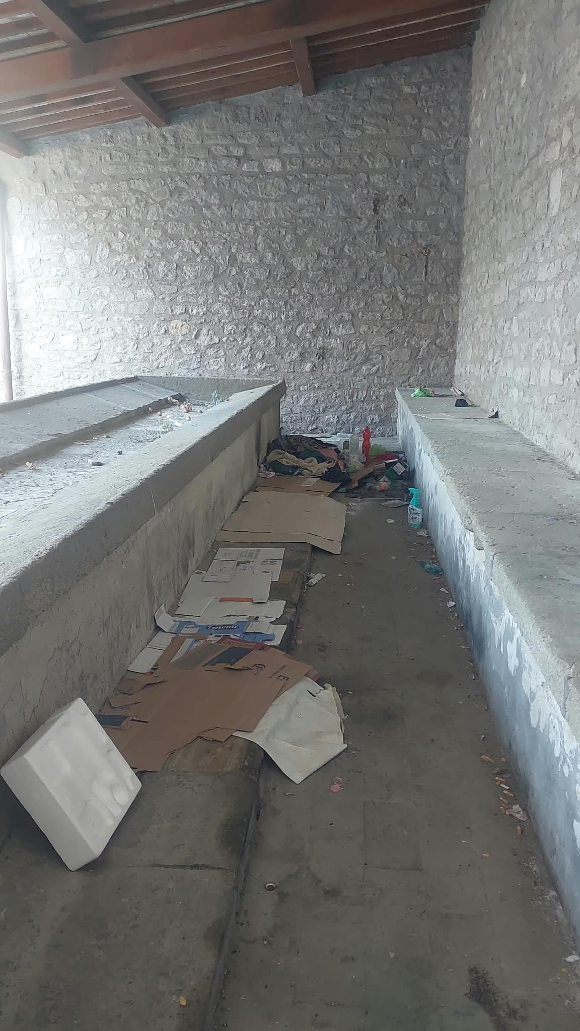 rifiuti via s maria in volturno via torino via signorelli 3