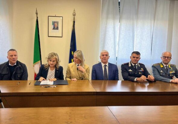 tavolo-protocollo-sicurezza-latina-prefettura.jpg